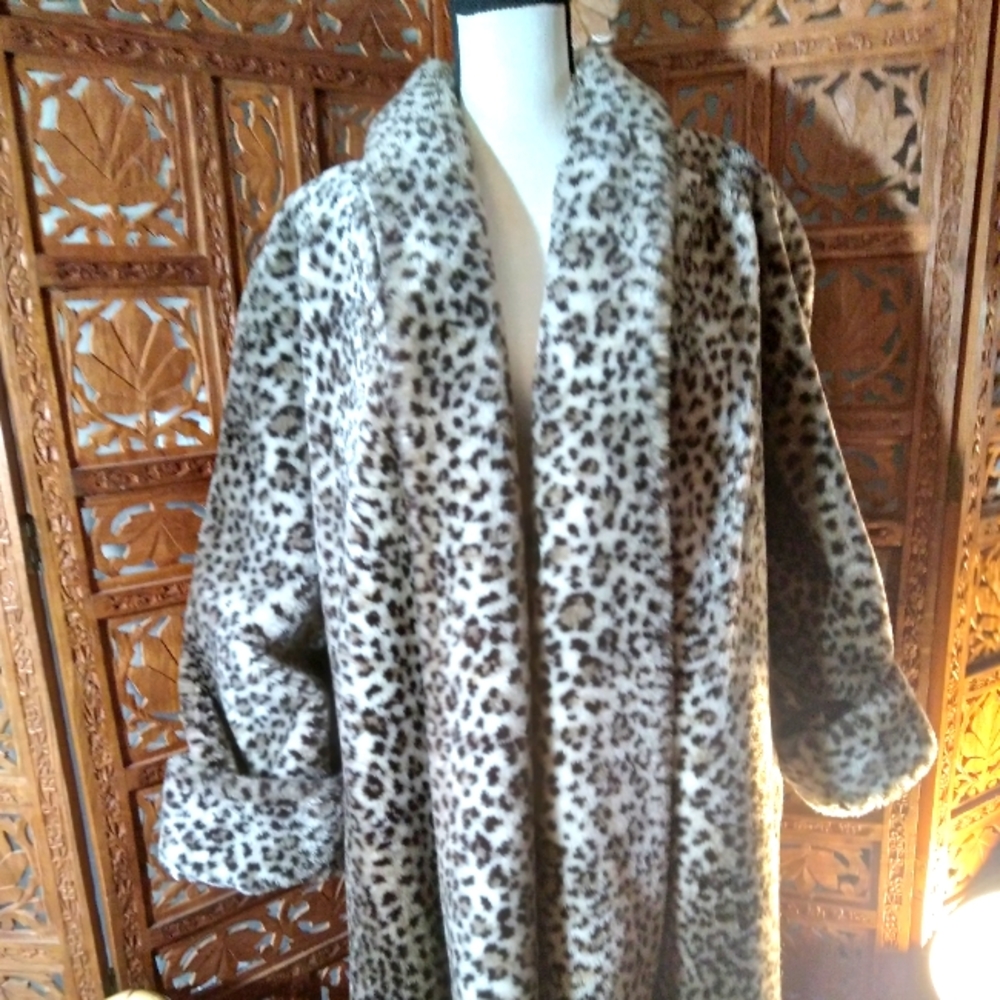 Real Swing Coat!! Faux Plush Leopard Print